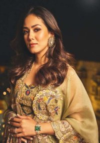 mira rajput kapoor_teluguvox 2